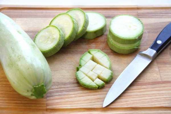 Ананасы из кабачков за 15 минут, на вкус не отличишь. Никто из гостей не смог с закрытыми глазами отгадать, что на самом деле ест.
