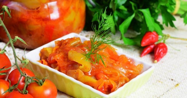 Салат на зиму из перца, помидоров, лука и моркови