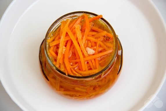 Пряный морковный салат на зиму